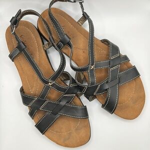 𝅺Hush Puppies Black Leather Strappy Sandals Size 7